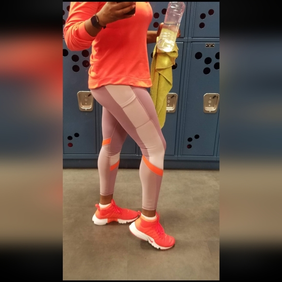 💜🧡 FABLETICS LEGGINGS - Picture 5 of 5